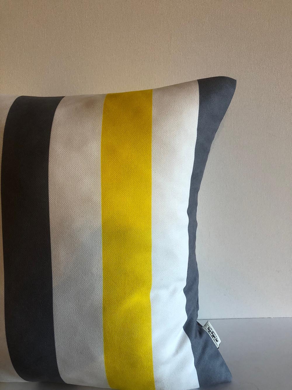 Sarı Çizgili Tam Desen Yastık Kılıfı