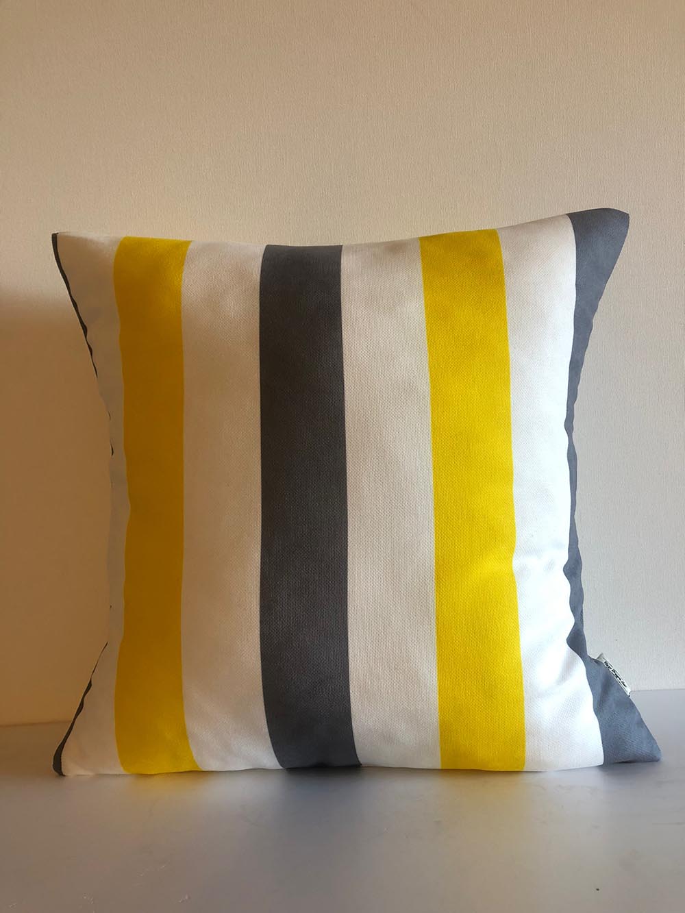 Sarı Çizgili Tam Desen Yastık Kılıfı