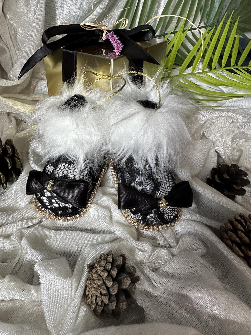 Yılbaşı Çam Ağacı Süsü Siyah Dantelli Patik