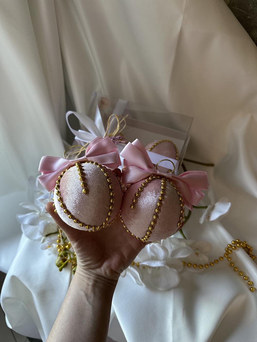 Pembe Fiyonklu Yılbaşı Çam Ağacı Topu