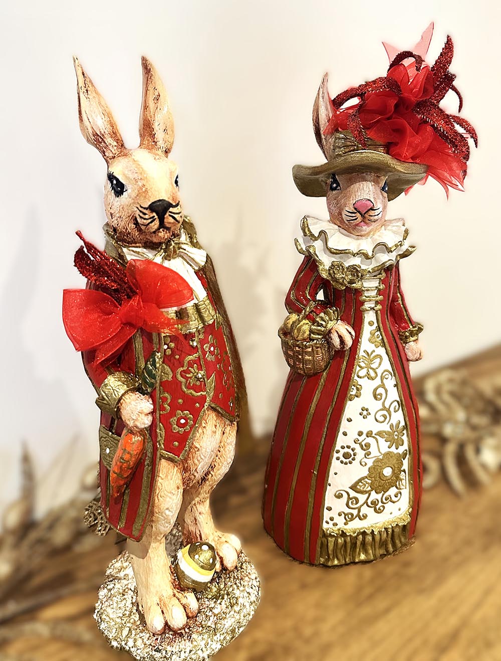 Kırmızılı Tavşan Ailesi -Dekoratif Tavşan Çift Heykel ,Paskalya ,Yılbaşı Aksesuarları Biblo