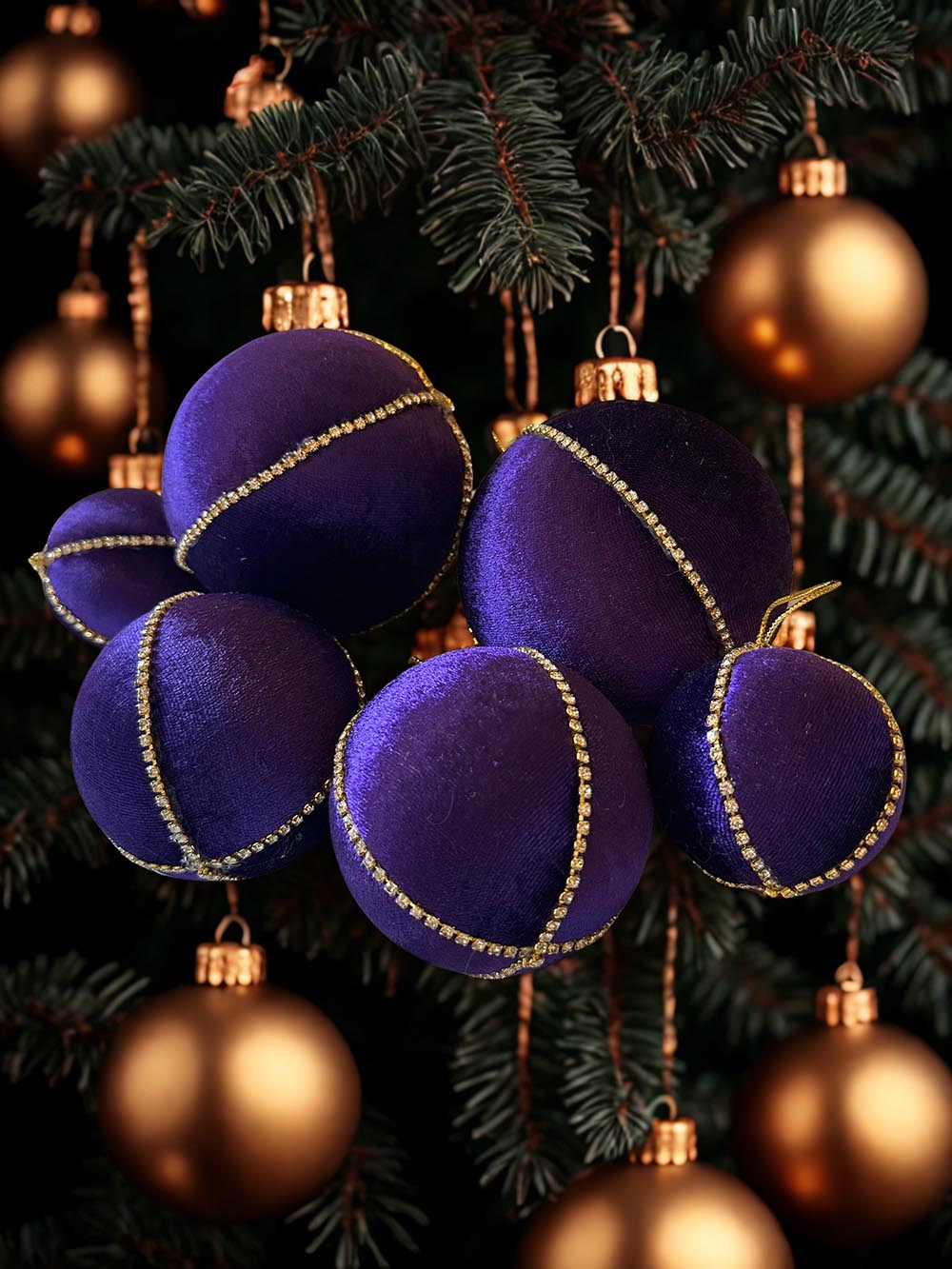 Mor Kadife Büyük Çam Ağacı Süsü - 15 Cm Yılbaşı Çam Ağacı Topu